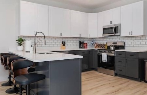 Wilmington Historic District Casa | Whole duplex right downtown!
