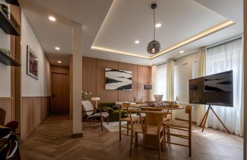 Bangkok Central Business District Apartamento | Whole Floor Penthouse, 3 Bedroom 3 Bath, Next to Metro Station