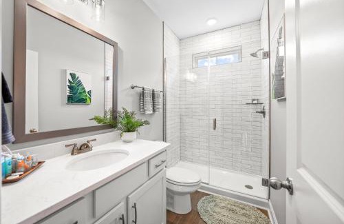 Clarksville Casa | Whole Home 1012 & 1014 Franklin
