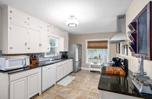 Clarksville Casa | Whole Home 102 Madison Ter