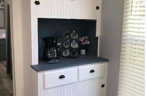 Sac City Casa | Whole home, sleeps 7, pets ok, Wi-Fi, Full Kitchen