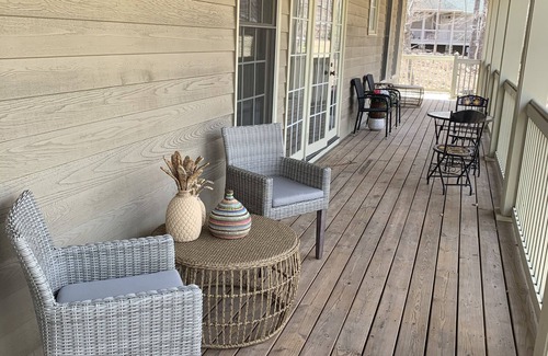 Chapel Hill Cabaña | Whole House-Beautiful three bedroom cottage with upper and lower levels.