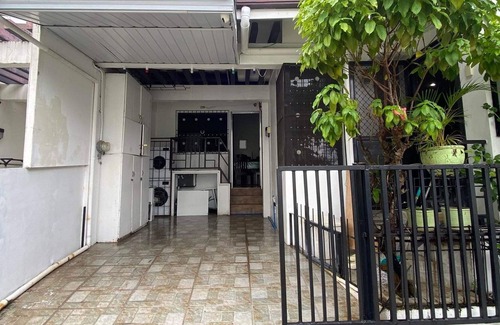Minglanilla Casa | Whole house & Free parking in a safe neighborhood nearby malls and main highway