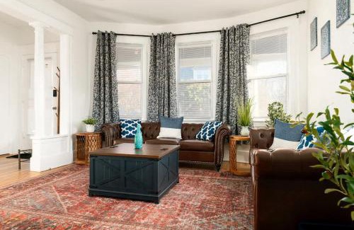 New Rochelle Casa | Whole House Near NYC and Transit with Game Room Fire Pit and King Bed