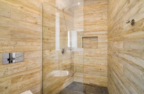 Paco De Arcos Apartamento | WHome Luxurious Oeiras Stay with Private Pool