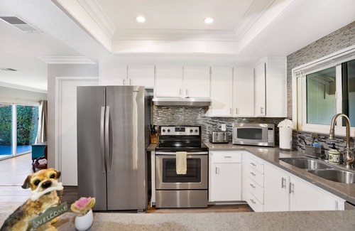 South San Jose Casa | Why stay in a Hotel? Gorgeous & Serene 4BR City Escape in San Jose, CA