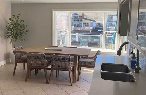 Channel Islands Casa | WhyKnot: Oxnard Waterfront Canal Home