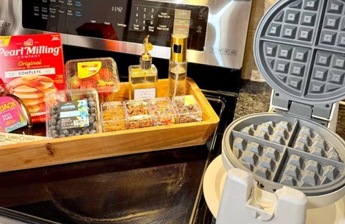 Wichita Falls Casa | Wichita Falls’ #1 Family Oasis - Waffle Bar & Hot Tub