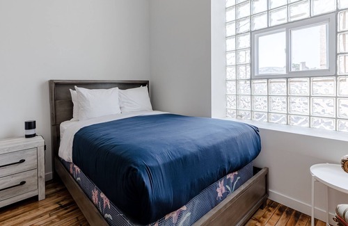 Wicker Park Condominio | Wicker Park Condo with Gorgeous Roof Deck by RedAwning