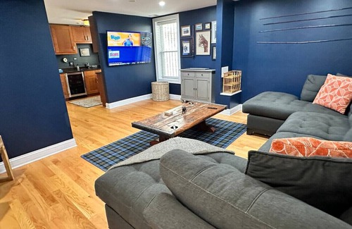Wicker Park Casa | Wicker Park SFH w/Parking and Private Outdoor Deck