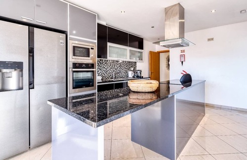 Correeira Casa | Piscina climatizada y SPA Villa, vista al mar, en zona tranquila en el centro de Albufeira, 12 / 14p