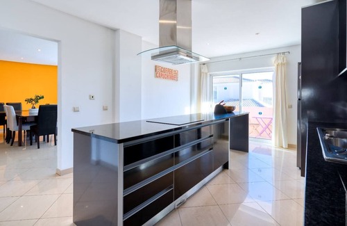 Correeira Casa | Piscina climatizada y SPA Villa, vista al mar, en zona tranquila en el centro de Albufeira, 12 / 14p