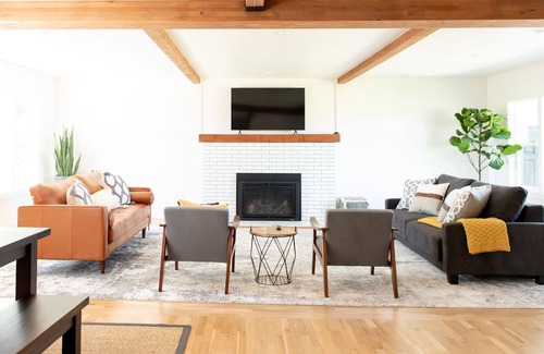 Burlington Otro | Wide Open Spaces and Views! Beautiful, spacious 3bdr Farmhouse