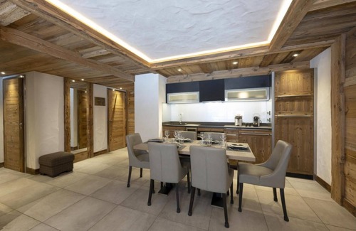 Chamonix City Centre Apartamento | Wifi, 50m de los comercios, fitness, piscina, balcón, parking, tv, local para esquís, 60m², Chamonix