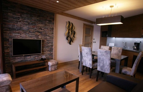 Arc-2000 Apartamento | Wifi, 50m del centro estación, fitness, piscina, sauna, hammam, balcón, tv, local para esquís, 85m²