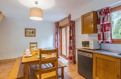 Vaujany Apartamento | 300m del centro estación, fitness, piscina, sauna, hammam, balcón, tv, 69-75m², Vaujany