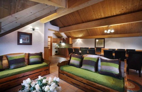 Oz Apartamento | Wifi, 50m del centro estación, fitness, piscina, sauna, hammam, balcón, chimenea o estufa a leña, tv