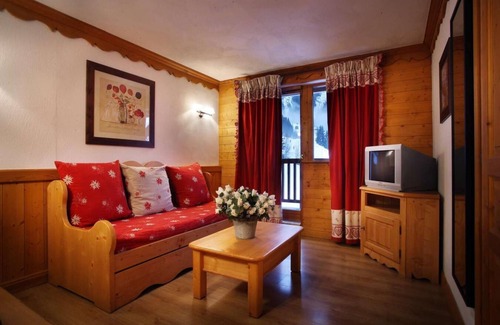 Oz Apartamento | Wifi, 50m del centro estación, fitness, piscina, sauna, hammam, balcón, chimenea o estufa a leña, tv