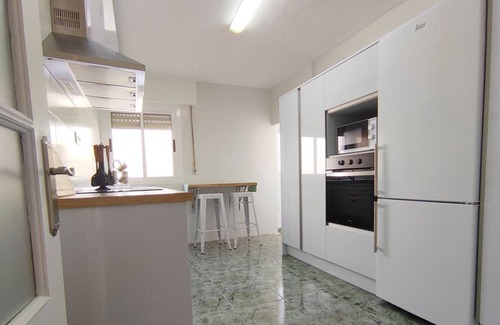 Almeria Centro Apartamento | Wifi, dos dormitorios con a/a reformada en 2021.