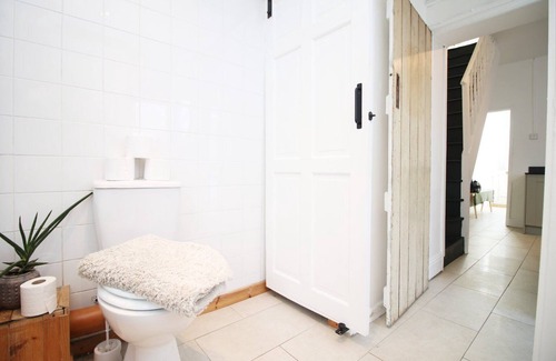 Roath Casa | WiFi | Parking | 4 Guests