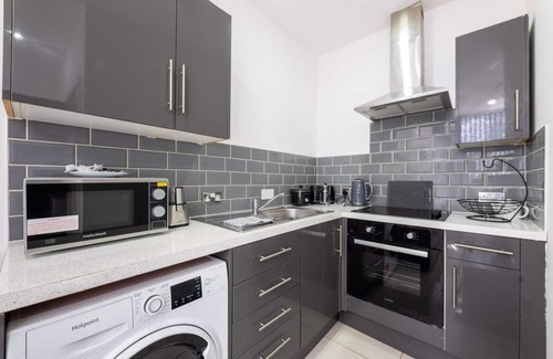 Riverside Apartamento | WiFi | Parking | City attractions