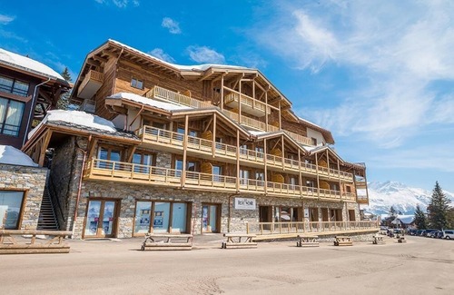 La Rosiere Apartamento | Wifi, 50m del centro estación, 4.o piso, vista montaña, piscina, sauna, hammam, balcón, parking, tv