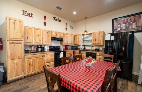Fischer Casa | Wiggle Butts Ranch #1 and #2 | 2 Private Pools & 2 Hot Tubs, Wiggle Butts Ranch
