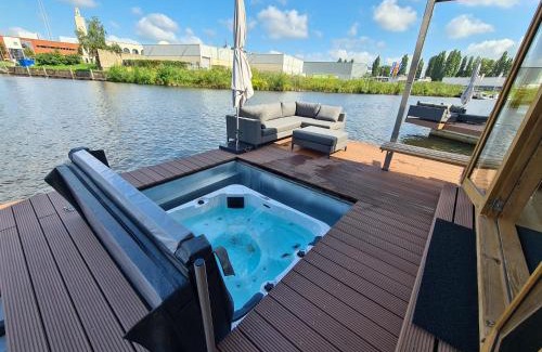 's-Hertogenbosch Casa | Wikkelboats @ Tramkade Den Bosch