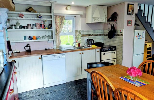 Doolin Cabaña | Wild Atlantic Way cottage, 10km from Cliffs of Moher, 5km from Lahinch.