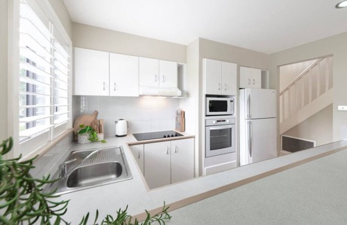 Cams Wharf Casa | Wild Duck Holiday Home at Rafferty's Resort