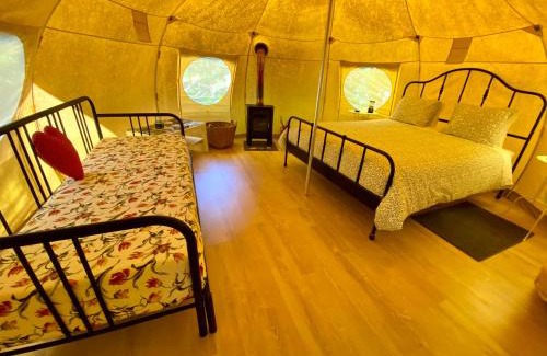 Cardielos Otro | Wild Glamping Portugal - relax by Serra de Arga waterfalls in Viana do Castelo with hot tub