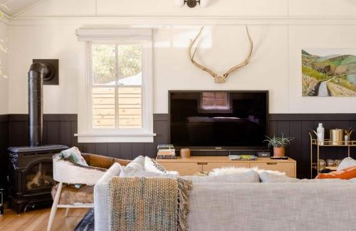 Arroyo Grande Casa | Wild Hair Studio-stylish Farm Stay W Ev Charger