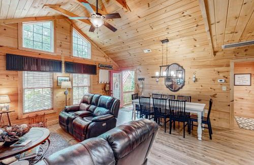 Lake Lure Casa | Wild Rose Cabin