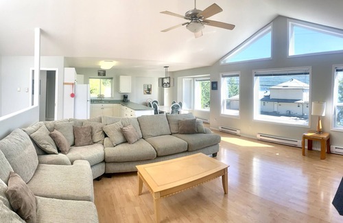 Celista Casa | "WILD SIDE" Duplex - Semi-Waterfront - Shuswap Lake