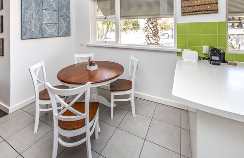Araluen Casa | Wild Yam Artstay -Alice Springs