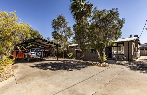 Araluen Casa | Wild Yam Artstay -Alice Springs