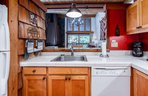 Sunriver Condominio | Encanto clásico de cabina, condominio de campo de golf al lado de la aldea! - WILD09