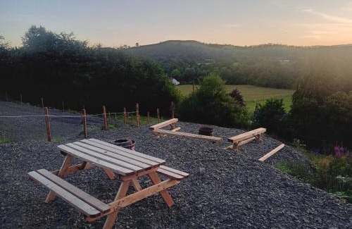Llandovery Otro | Wildcamping Gilbert Hight