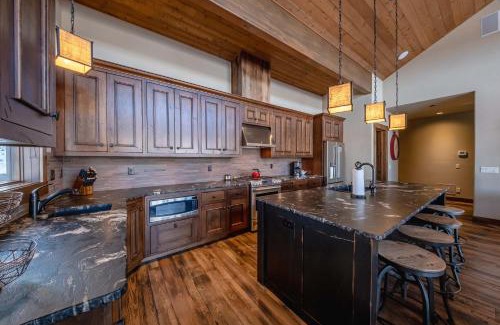 Eureka Casa | Wilderness Club Lakefront Lodge