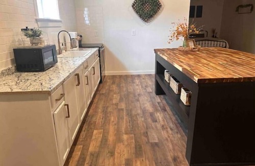 Weatherford Casa | Wildflower Cottage