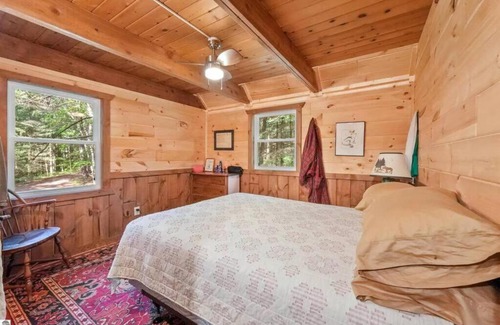 Evart Casa | Wildlife Haven Retreat