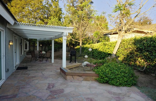 Thousand Oaks Casa | Wildwood: Bed, Bike & Hike