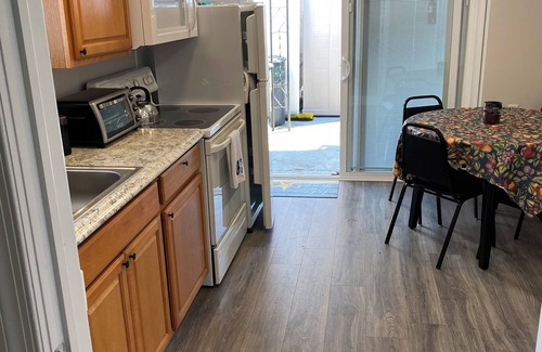 Wildwood Cabaña | Wildwood cottage 2 blocks from boardwalk