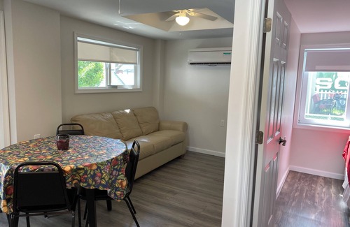 Wildwood Cabaña | Wildwood cottage 2 blocks from boardwalk