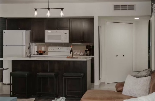 Oro-Medonte Condominio | Wildwood Hot Tub + Indoor/Outdoor Pool + Sauna + Game Room