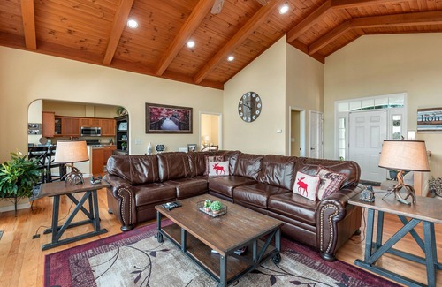 Laurel Park Casa | Lujo escapada a casa * Blue Ridge Mountain View * Cerca de Asheville / Hendersonville