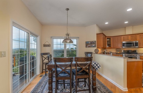 Laurel Park Casa | Lujo escapada a casa * Blue Ridge Mountain View * Cerca de Asheville / Hendersonville