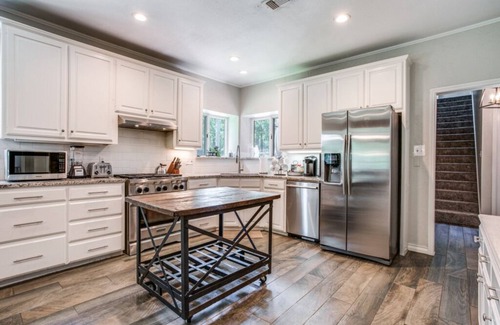 Whitesboro Casa | Wildwood Ranch- PISCINA y PRIVACIDAD en 160 acres aislados, duerme 12