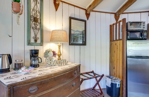 Wildwood Cabina | Wildwood Vacation Rental w/ Fire Pit Access!