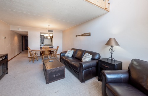 Thayerville Condominio | Will O' The Wisp 303D: Lakefront 2 Bedroom Condo, Close to Indoor Pool & Hot Tub
